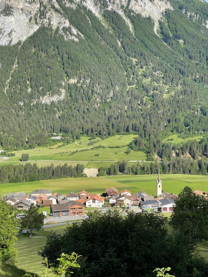 Gasthaus Beverin Farden Exteriör bild